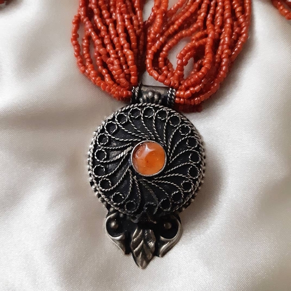 Vintage Tibetan Genuine Red Coral Necklace 20-Strand Twisted Bali Silver Locket - Picture 4 of 11